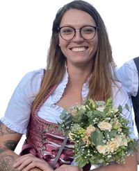 Julia Haunersdorfer (Kassiererin)